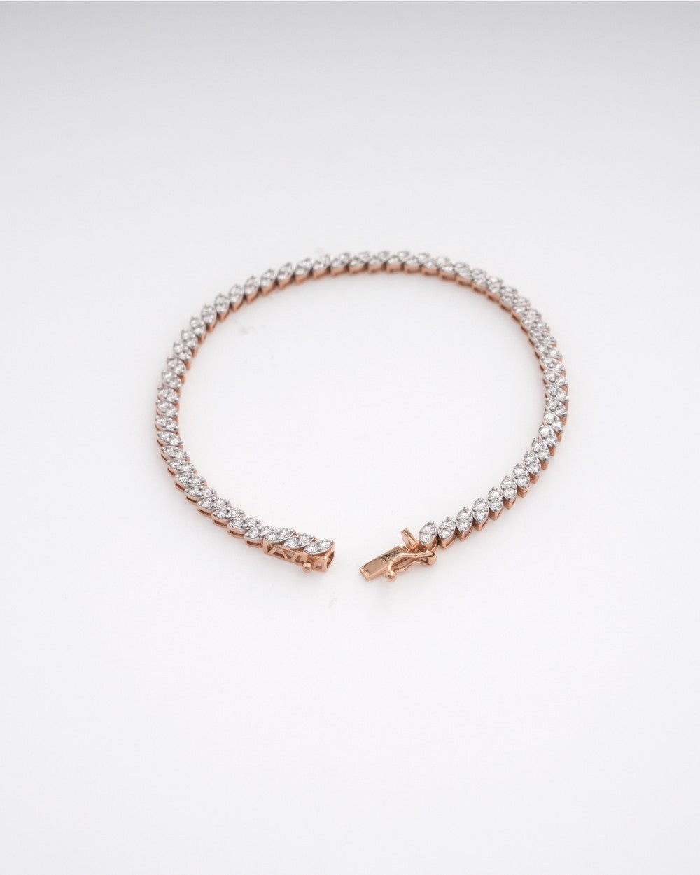 Brilliant Round-Cut Diamond Bracelet in 18K Yellow Gold - K1BR18YDIA006