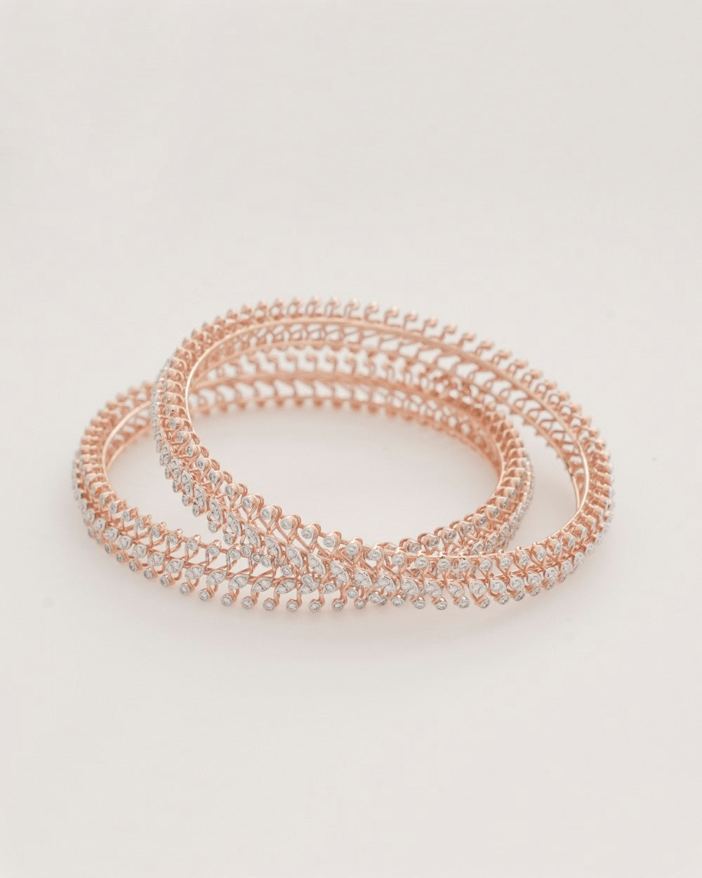 Brilliant Round-Cut Diamond Bangle in 18K Yellow Gold - K2BG18YDIA003