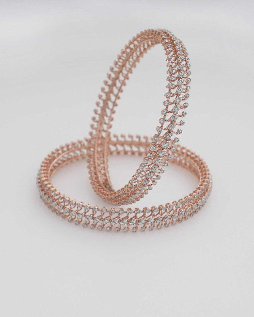 Brilliant Round-Cut Diamond Bangle in 18K Yellow Gold - K2BG18YDIA003