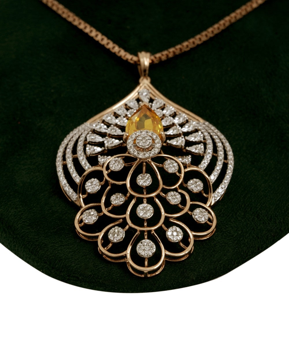 Brilliant Round-Cut Diamond Pendant in 18K Yellow Gold - K2LT18YDIA020