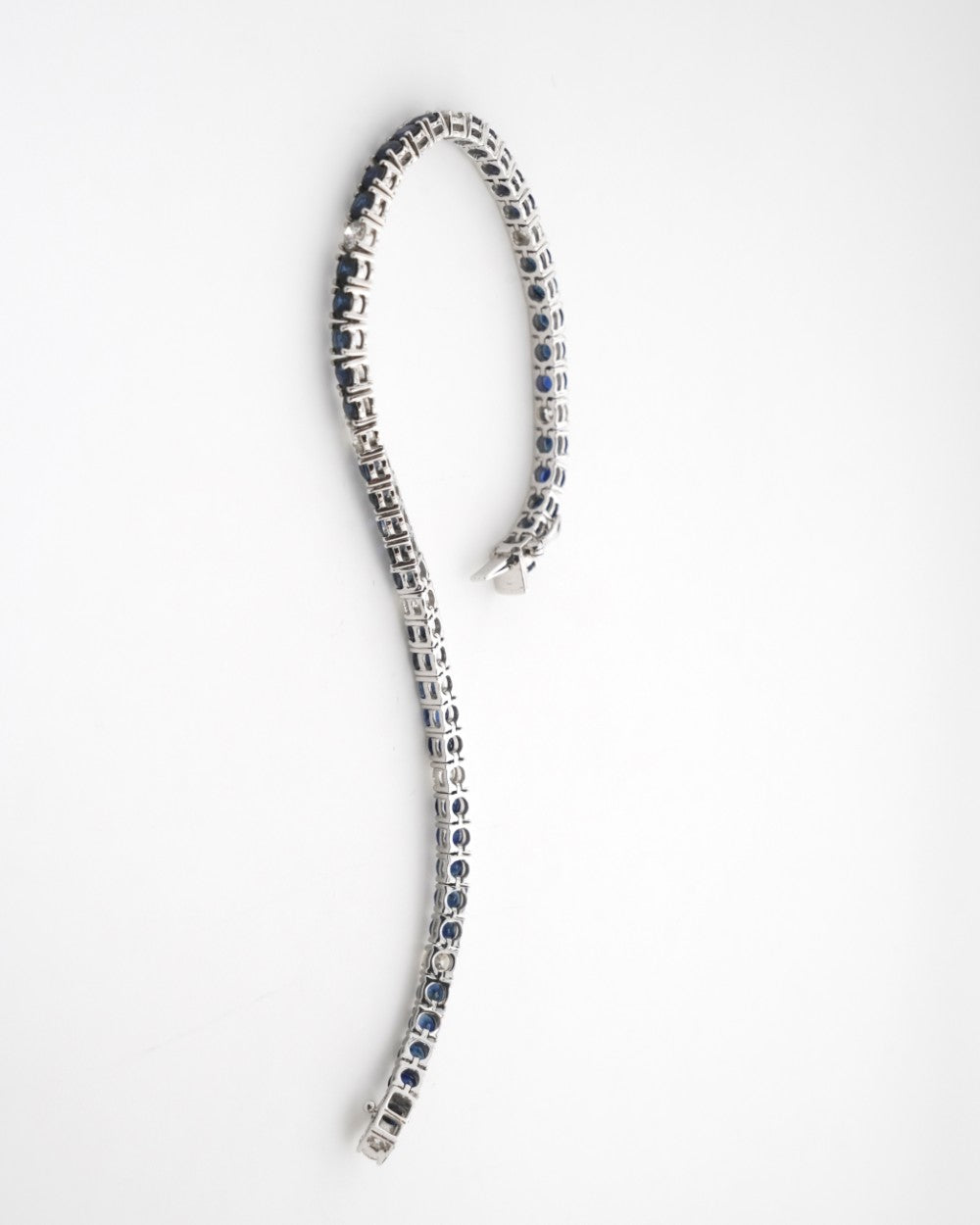 Brilliant Round-Cut Diamond Bracelet in 18K White Gold - K1BR18WDIA004