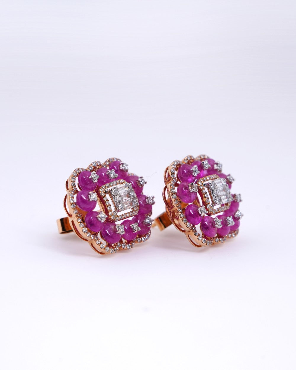 Brilliant Round-Cut Diamond Stud in 18K Yellow Gold - K1ED18YDIA011