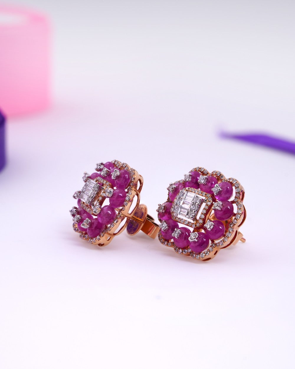 Brilliant Round-Cut Diamond Stud in 18K Yellow Gold - K1ED18YDIA011