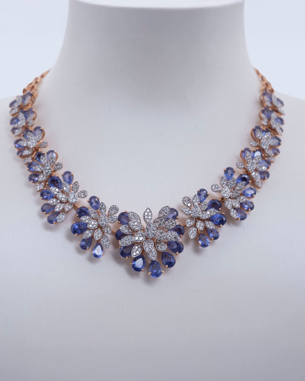 Brilliant Round-Cut Diamond Necklace in 18K Yellow Gold - K1NK18YDIA027