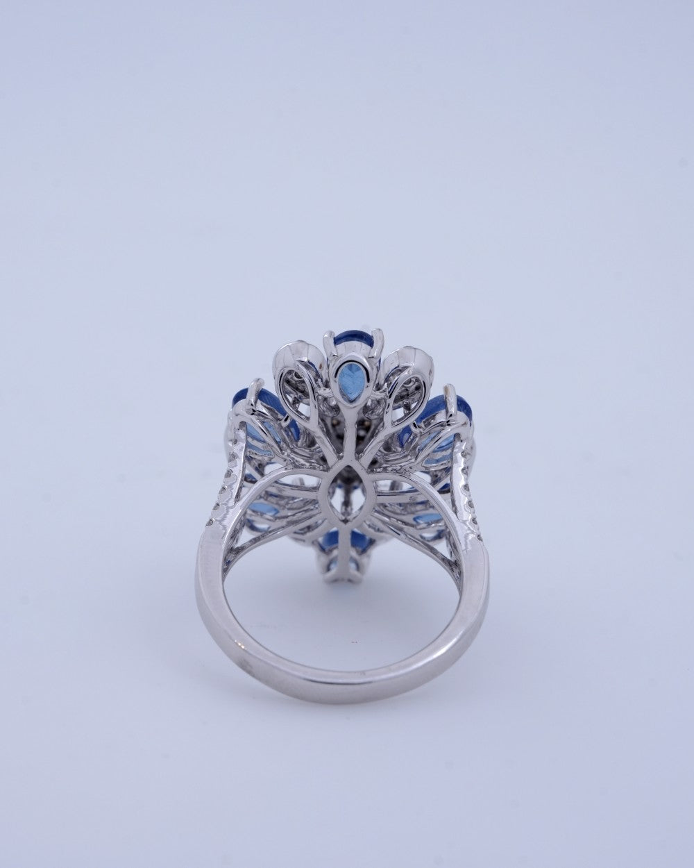 Brilliant Round-Cut Diamond Ring in 18K White Gold - K1RG18WDIA044