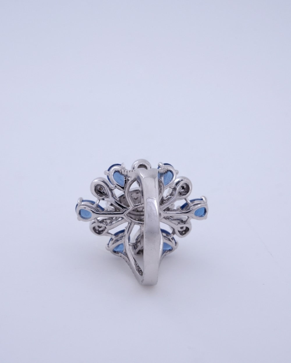 Brilliant Round-Cut Diamond Ring in 18K White Gold - K1RG18WDIA044