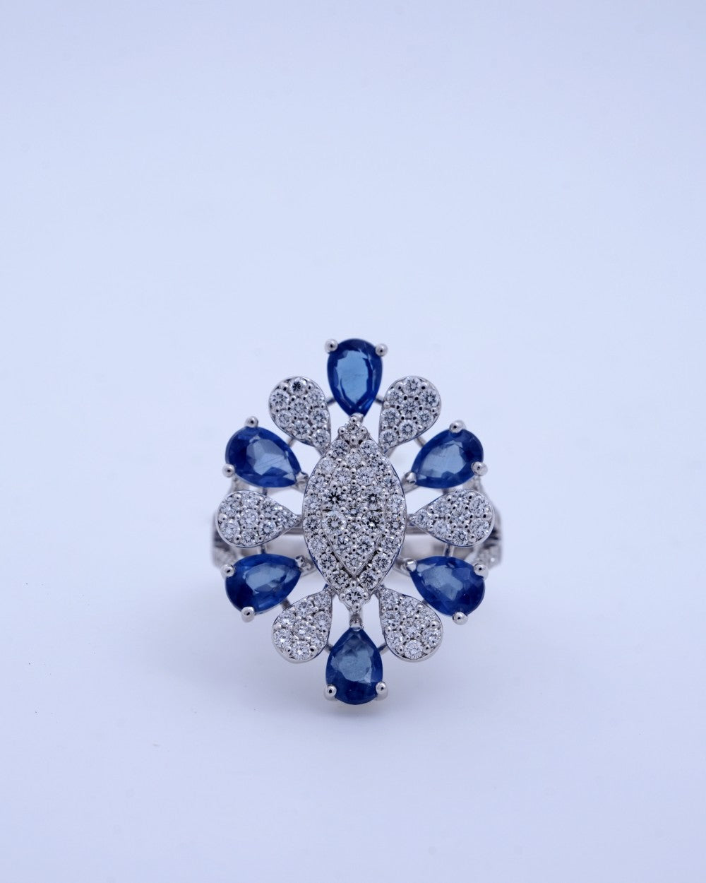 Brilliant Round-Cut Diamond Ring in 18K White Gold - K1RG18WDIA044