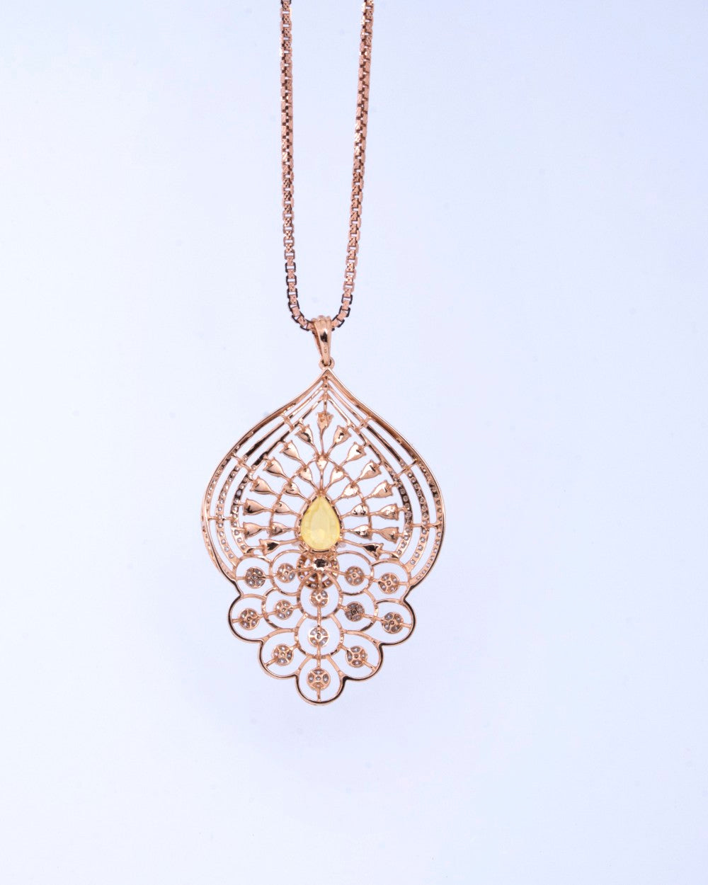 Brilliant Round-Cut Diamond Pendant in 18K Yellow Gold - K2LT18YDIA020